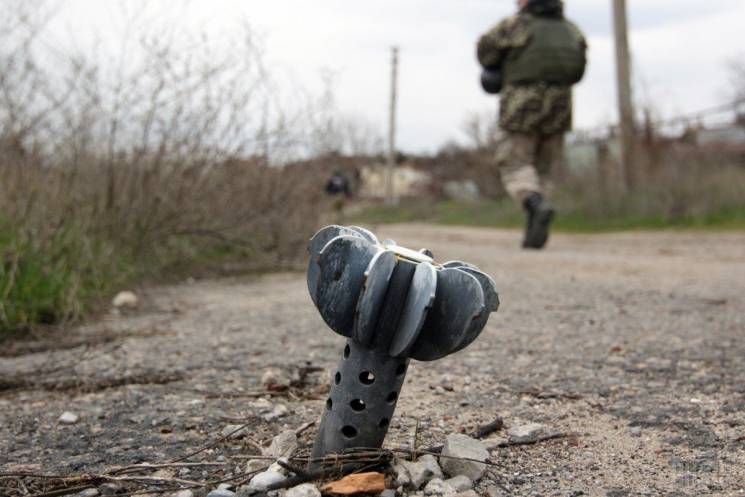 Боевики два часа били по защитникам Луга…