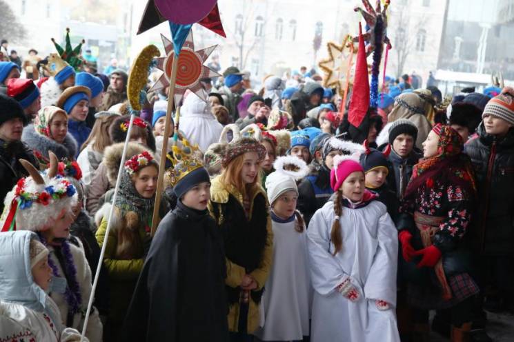 Фестиваль щедрівок, собачі перегони та "…