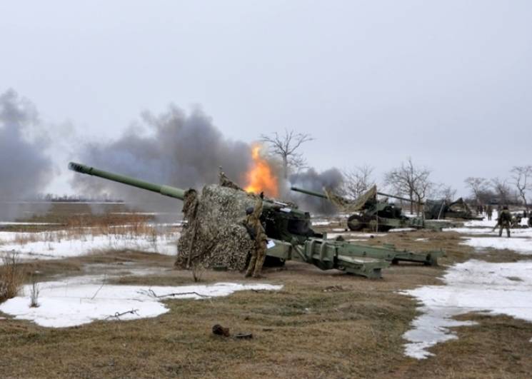 Боевики 9 раз обстреляли военных, есть погибший и раненые Боевики 9 раз обстреляли военных, есть погибший и раненые