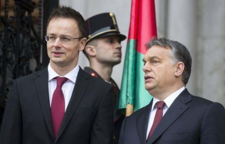 Венгрия угрожает Украине жесткими действ…