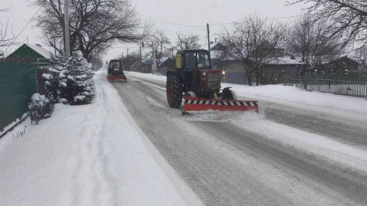 На Дніпропетровщині траси засипало сніго…