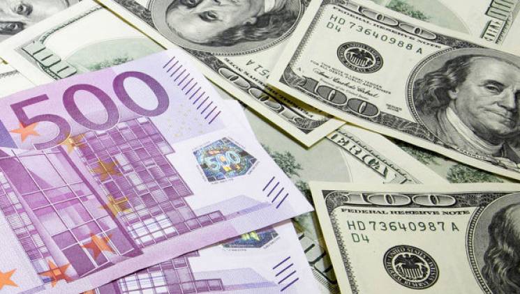 Долар і євро в столичних обмінниках рост…