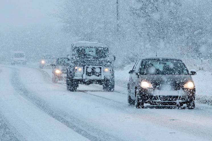 Снегопад с утра парализовал Киев: Пробки…