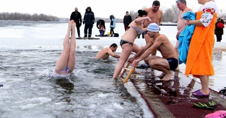 На Тернопольщине моржи на Крещение устан…