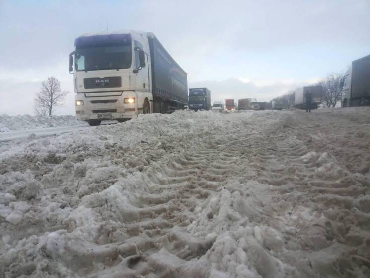 На Миколаївщині обмежили рух вантажних а…