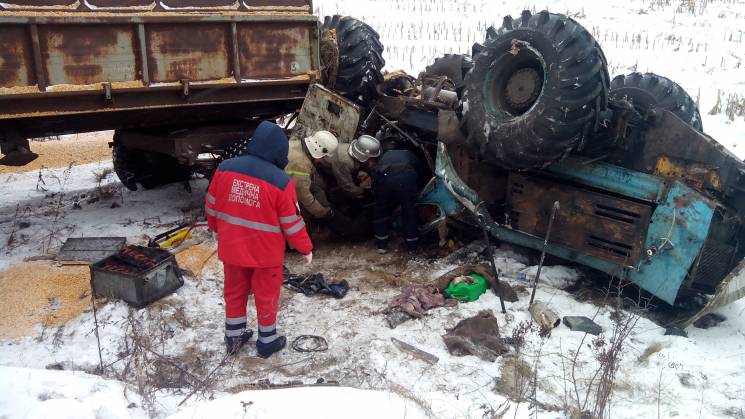 На Чернігівщині перекинувся трактор: Вод…