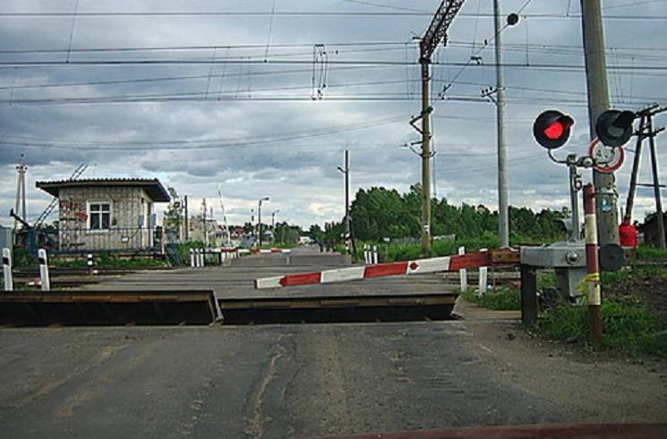 На переездах Приднепровской железной дор…