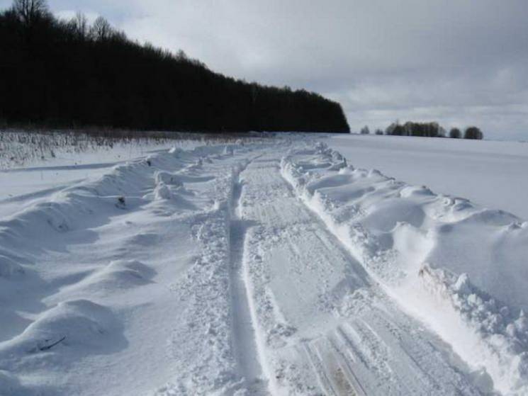 Трасу Дніпро-Кривий Ріг засипає снігом…