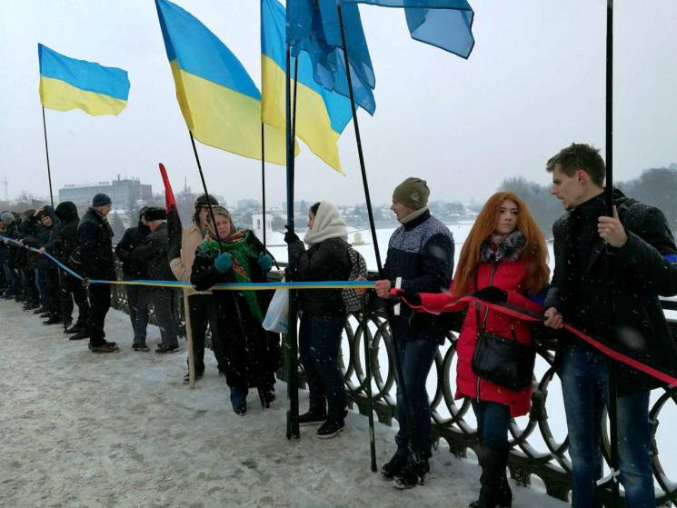 На центральному мосту у Вінниці утворили…
