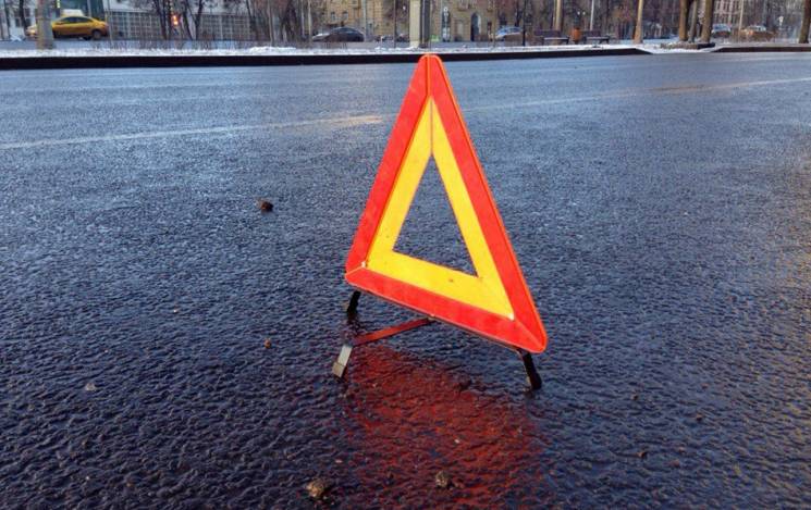 У Харкові водій легковика протаранив два…