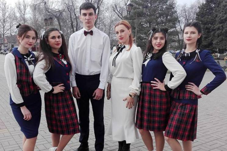 Російських школярів одягнуть у шотландсь…