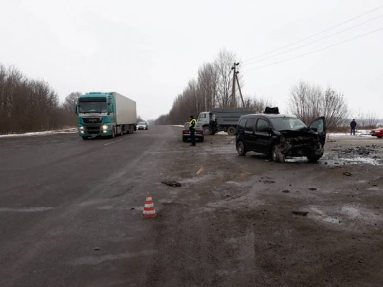 На Вінниччині жахлива ДТП: Один з п&#039…