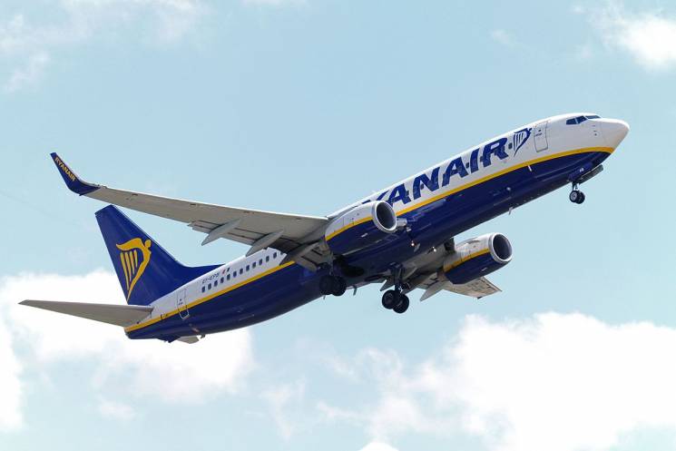 Ryanair ведет переговоры о заходе в аэро…