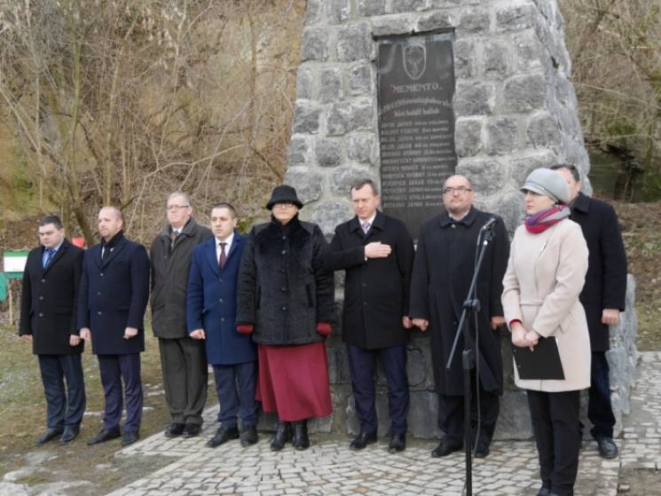 В Ужгороді оновили монументи у пам&#039;…