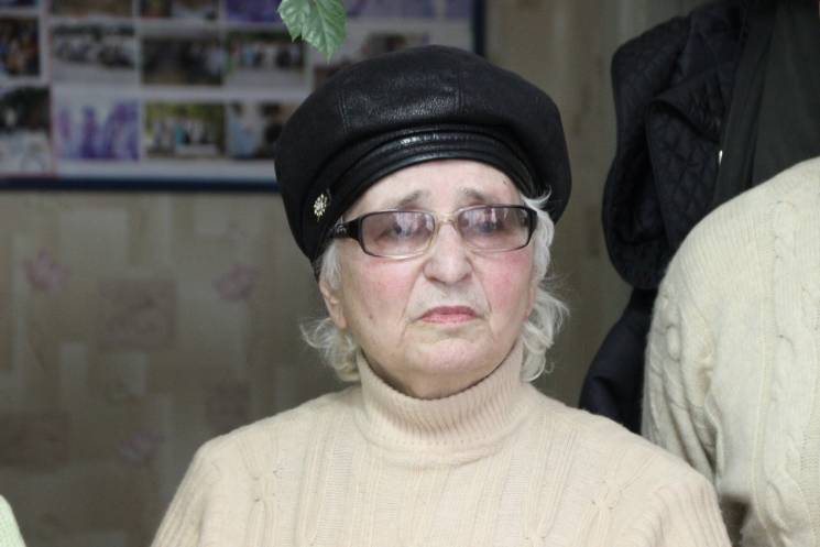76-летняя житомирянка согревает украинск…