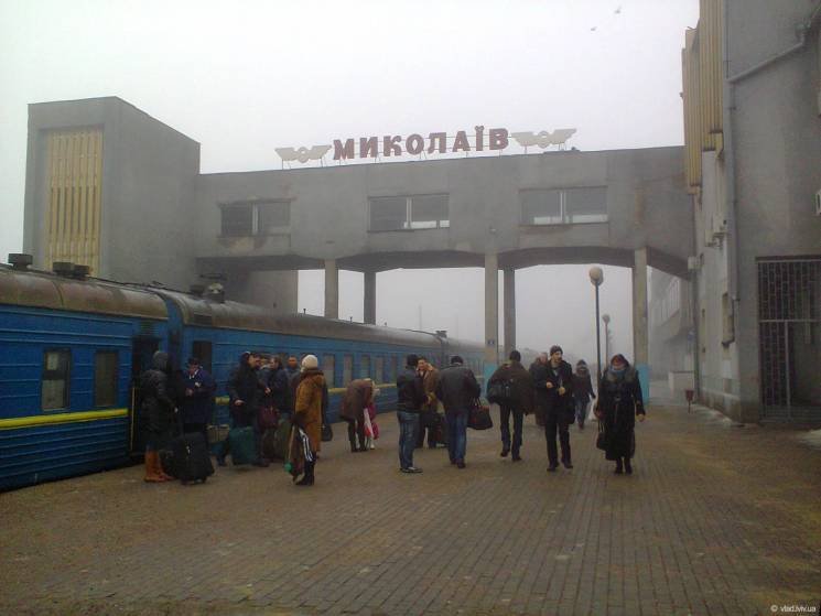 На вокзалі у Миколаєві молодик побив та…