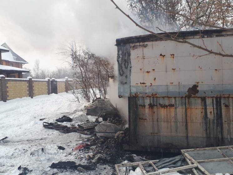 Под Днипром в вагончике для охраны сгоре…