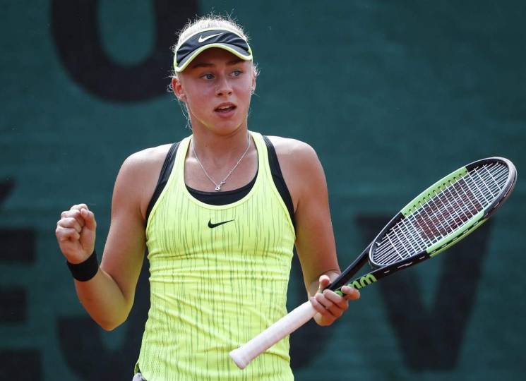 15-річна українська тенісистка не перест…