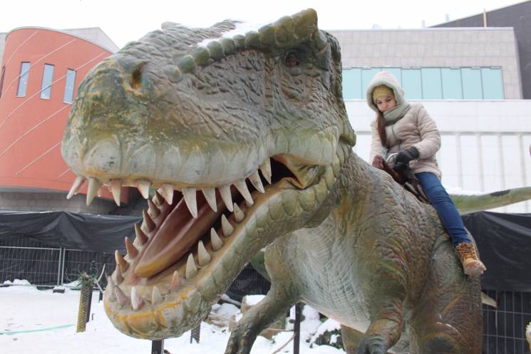 Як у Львові зимують динозаври (ФОТОРЕПОР…