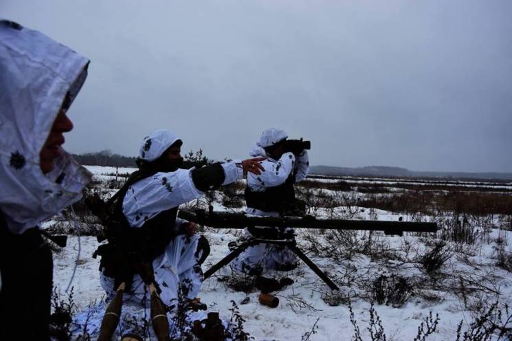 На Донбассе боевики из гранатомета расст…