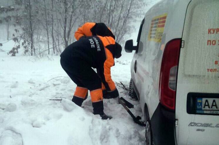 На Днепропетровщине автомобили слетают с…