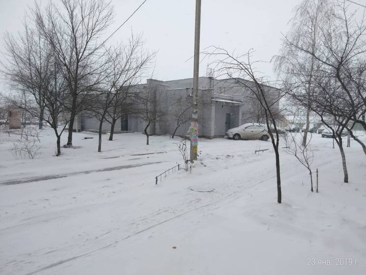 Киев завалило снегом: Горожане прячутся…