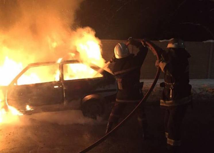 У Вінниці згоріла "Таврія" (ФОТО)…