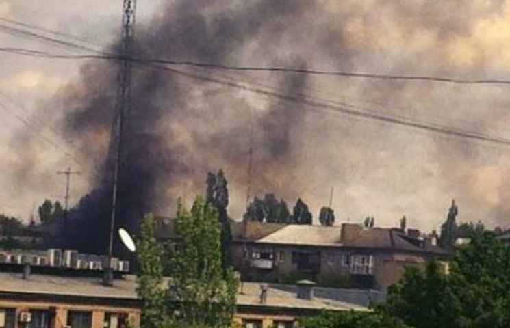 Донецк в огне: ночные бомбежки разрушили…