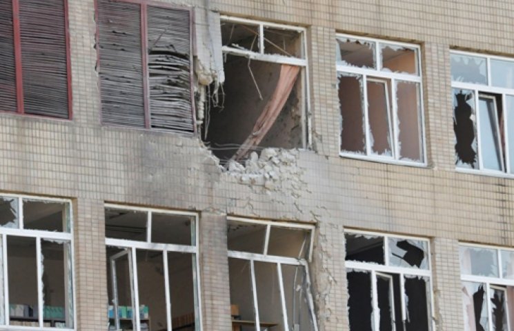 В Луганске под обстрел попали две больни…
