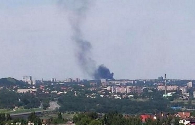 У Донецьку вибухом снаряда рознесло черг…