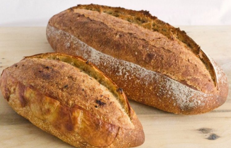 Британский пекарь испек драгоценный хлеб…