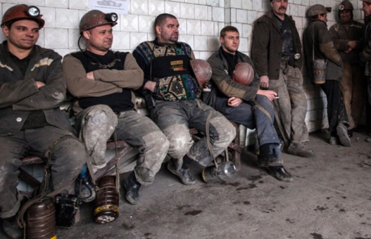 В Донецкой области террористы насильно з…