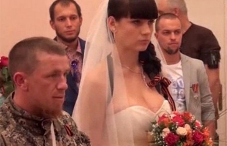 Первая свадьба в истории ДНР: Невесту об…