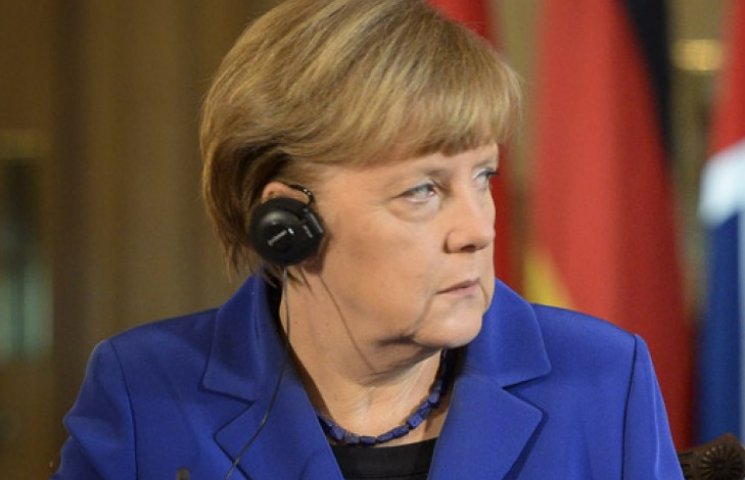 Меркель призвала Олланда не продавать Пу…