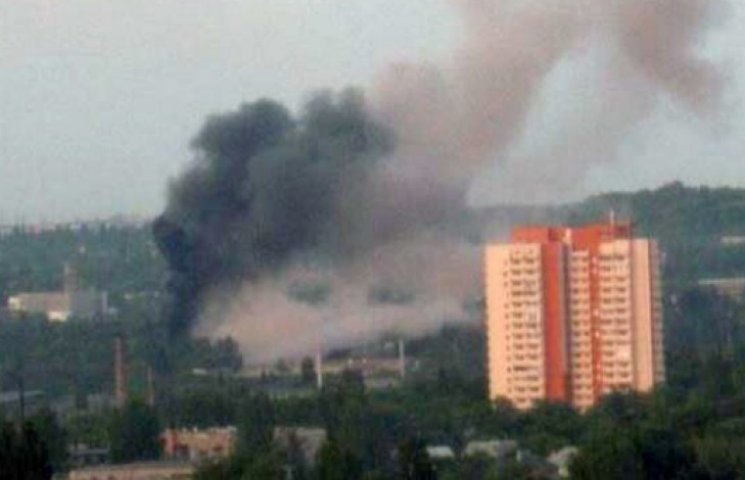 Донецк пережил ночь со стрельбой и пожар…