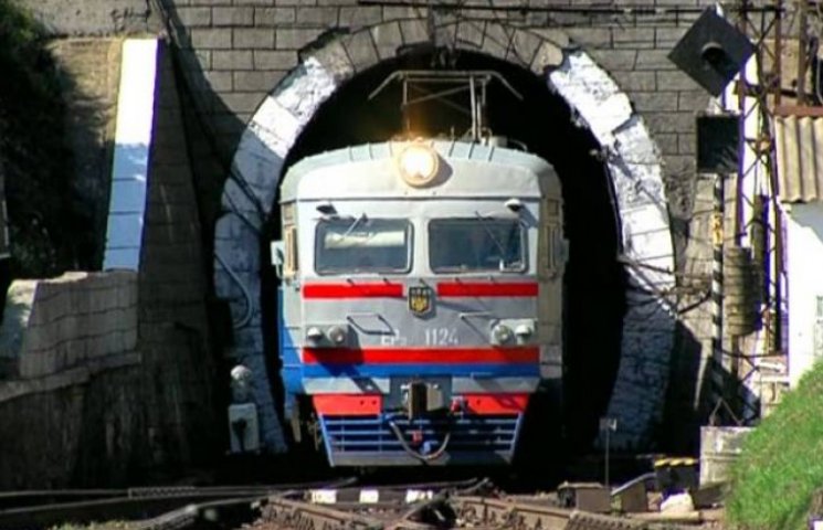 Бескидський тунель "пробили" вже на 1300…