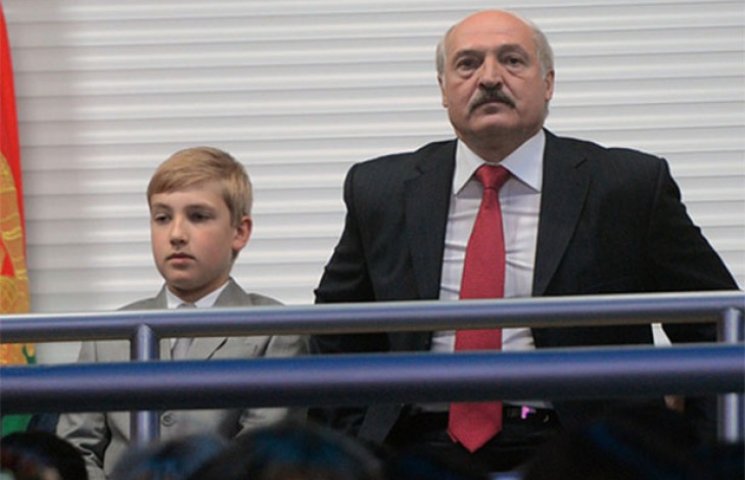 Як син Лукашенка гидував російською попс…