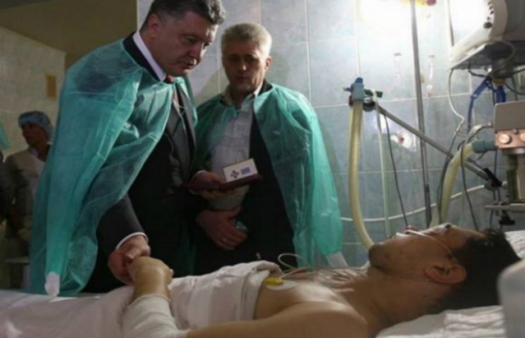 Порошенко у Львові відвідав постраждалог…