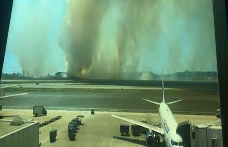 Аеропорт в Римі не працює через лісові п…