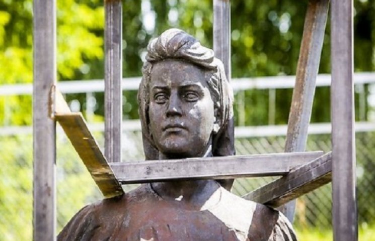 Литва хоче обміняти радянські скульптури…