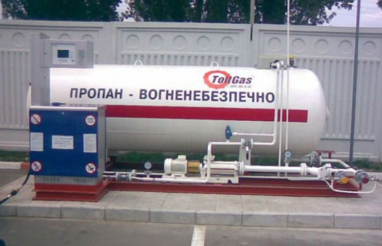 Як у Києві демонтували небезпечні газові…
