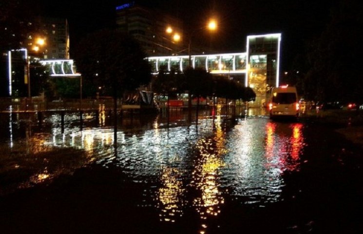 Злива перетворила Харків на Венецію (ВІД…