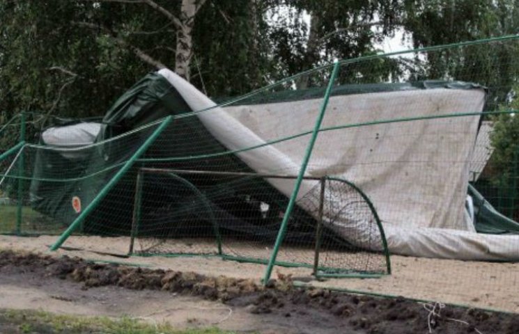 На Луганщине ураган разрушил палаточный…