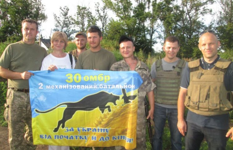 Как полтавские волонтеры награждали бойц…