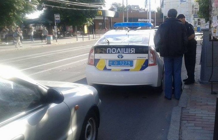 У Вінниці "копи" затримали таксиста, яки…