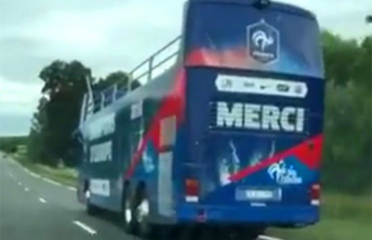 Французи вже підготували автобус для чем…