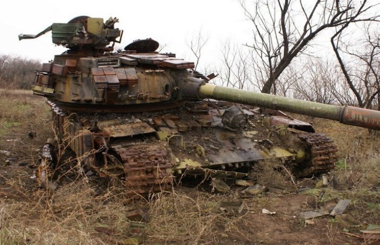 Уламки підбитого танку 17 отбр передали…