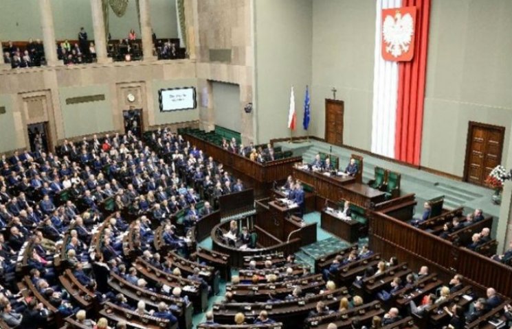 Сейм Польши признал Волынскую трагедию г…
