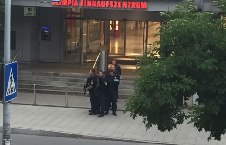 Стрельба в Мюнхене: 10 погибших, 16 ране…