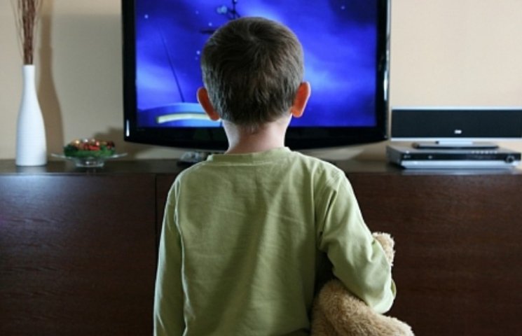 В Крыму телевизор насмерть раздавил малы…